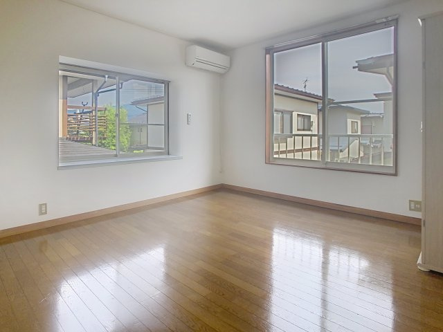 ハイツソフィアの居間・リビング