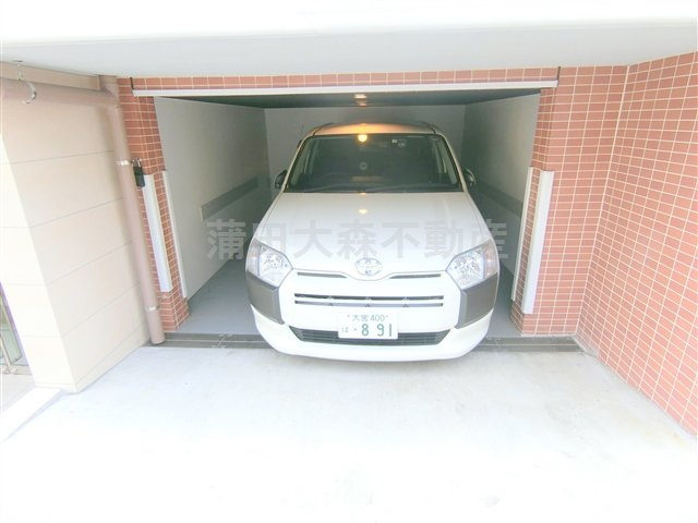 レオーネ蒲田南の駐車場