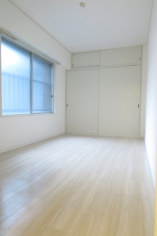 南堀江スカイハイツの洋室