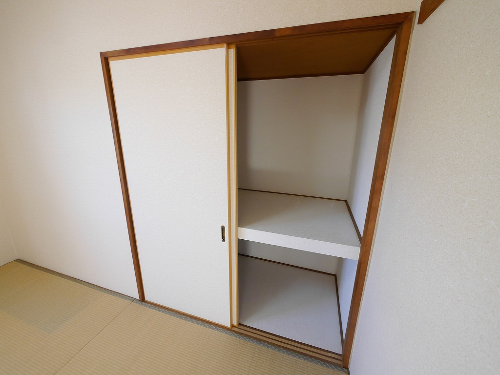 ヴィラ新多聞の収納
