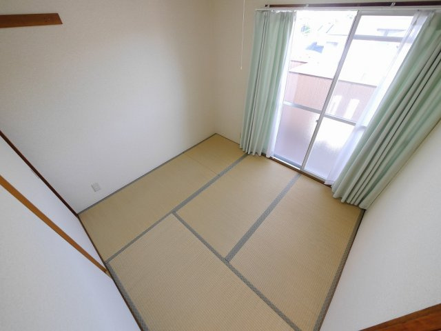 ヴィラ新多聞の和室