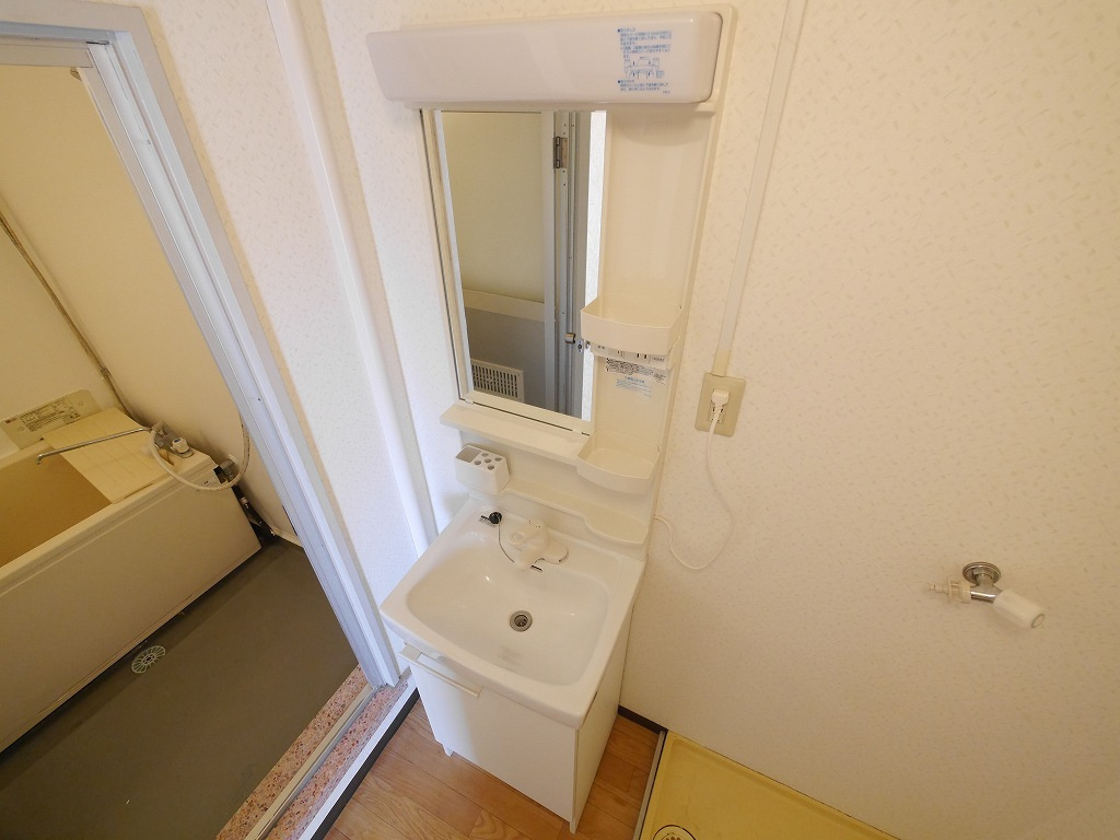 ヴィラ新多聞の独立洗面台