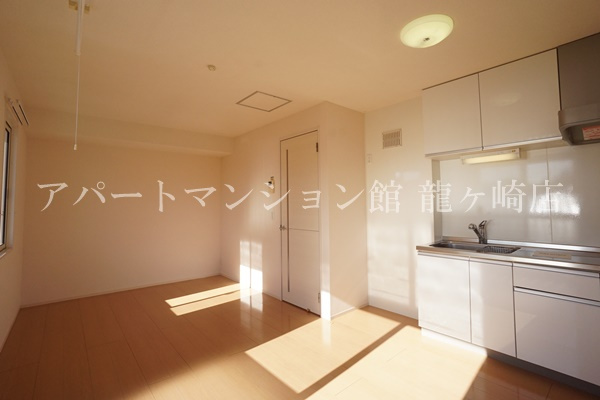 クレセントコートの内装