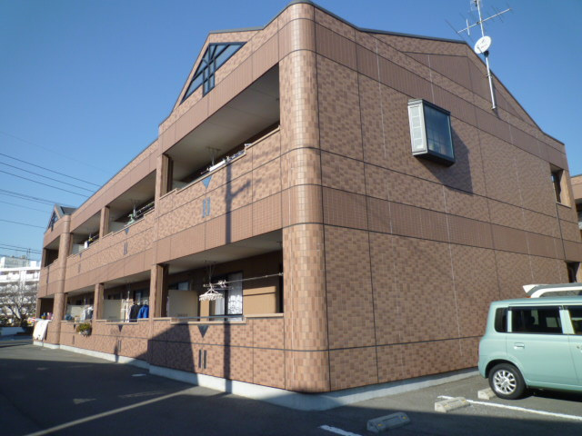 総社市井尻野のアパートの外観