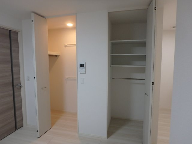 セレナヴィラ小阪Wの収納