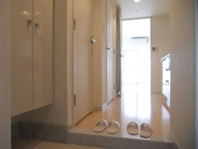 グラマシー京都（旧リエトコート塩小路堀川）の展望|玄関から～