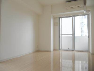 グラマシー京都（旧リエトコート塩小路堀川）の居間・リビング|洋室