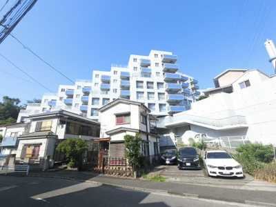 【外観】 | ヒルテラス横浜・保土ヶ谷壱番館 | 戸建感覚を味わえるメゾネット住戸！階下の心配がなく子育て世代におすすめです。
安心して暮らせるオートロック付♪