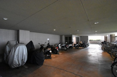 【その他共用部分】 | クレド磯子クレアール | 敷地内バイク置場