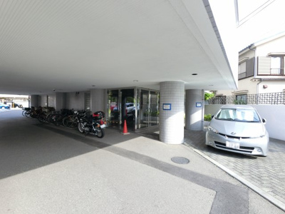 【エントランス】 | ベイサイドリゾート金沢八景 | シーサイドライン「野島公園」駅徒歩1分、金沢八景駅徒歩12分の好立地。
2路線利用可能で通勤・通学にゆとりが生まれます。