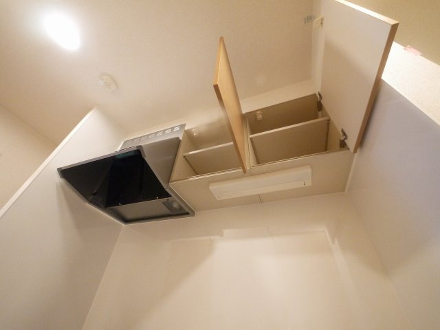 ミニョンフルールのキッチン|キッチン上部には収納スペースがあります