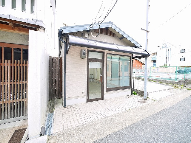 吉田店舗の外観