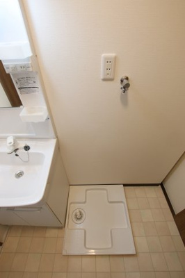 【設備】 | メゾンまつした | 室内洗濯機置き場