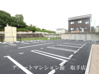 【駐車場】