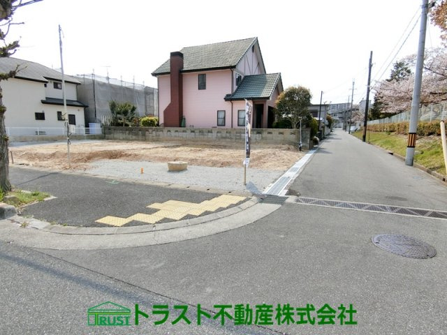 明石市大久保町山手台5期1号棟の前面道路含む現地写真