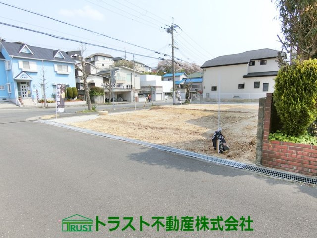 明石市大久保町山手台5期1号棟の前面道路含む現地写真