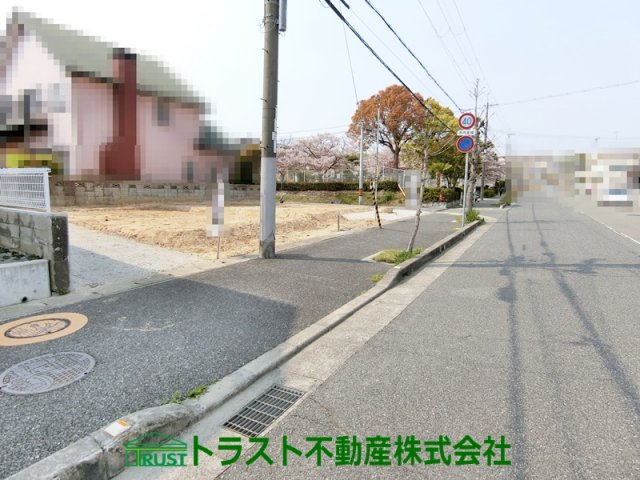 明石市大久保町山手台5期2号棟の前面道路含む現地写真