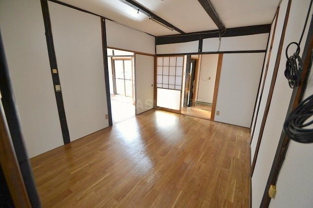 広島市西区古江上１丁目のアパートの居間・リビング