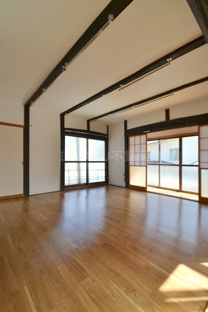 広島市西区古江上１丁目のアパートの居間・リビング