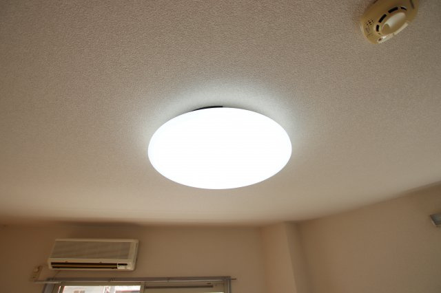【設備】 | プティーコート | 照明器具