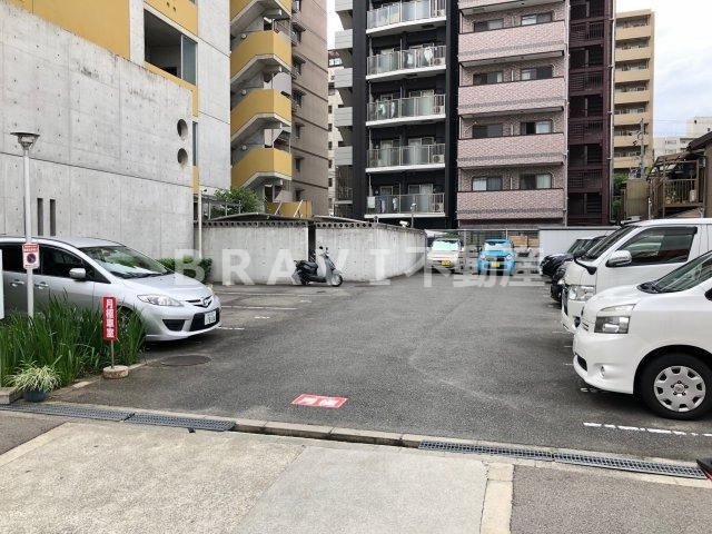 ヴィテロ緑橋　BRAVI不動産の駐車場|【ヴィテロ緑橋】駐車場です