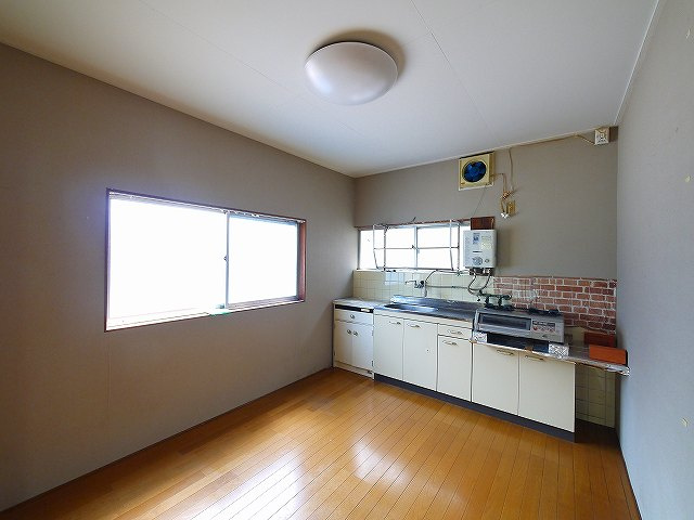 福井貸家のキッチン|キッチンでお料理をお楽しみください