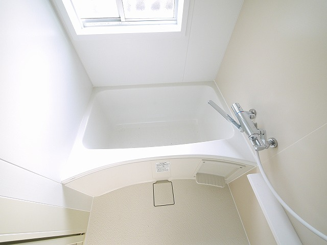 福井貸家の浴室|お風呂で日々の疲れを落としましょう