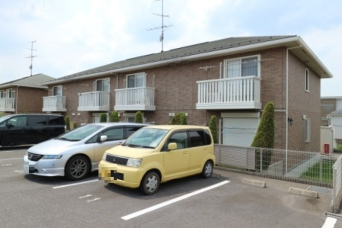 キャトルセゾンＢ棟の駐車場