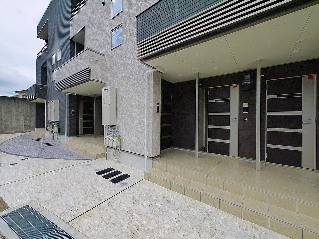 ガーデンハウス帝塚山のエントランス