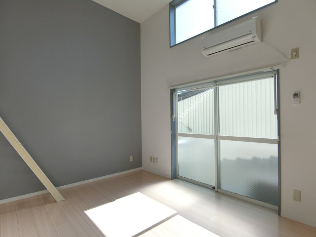 ベルトピア岩倉の居間・リビング