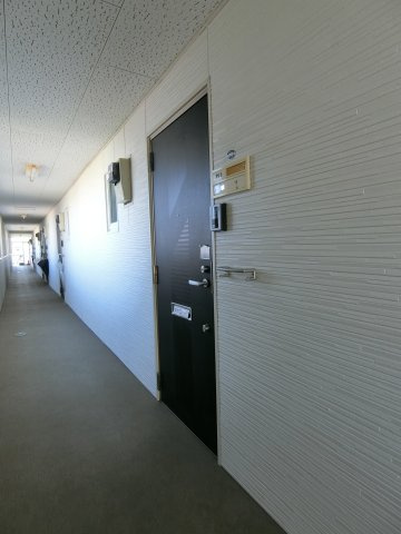 ベルトピア岩倉の玄関