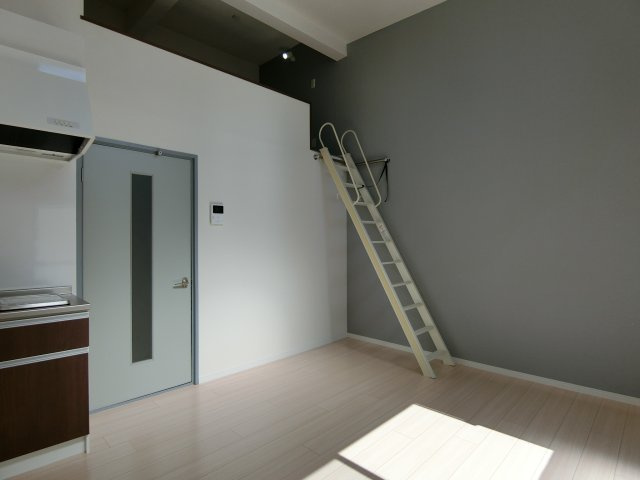 ベルトピア岩倉の居間・リビング