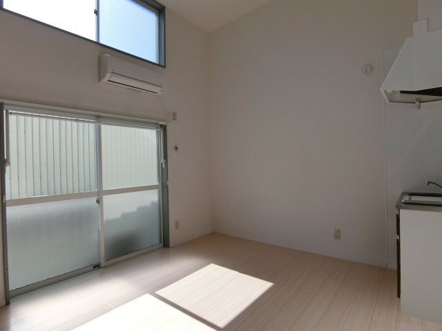 ベルトピア岩倉の居間・リビング