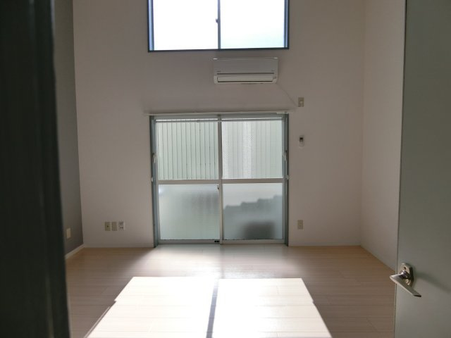 ベルトピア岩倉の居間・リビング