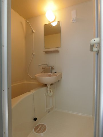 ベルトピア岩倉の浴室