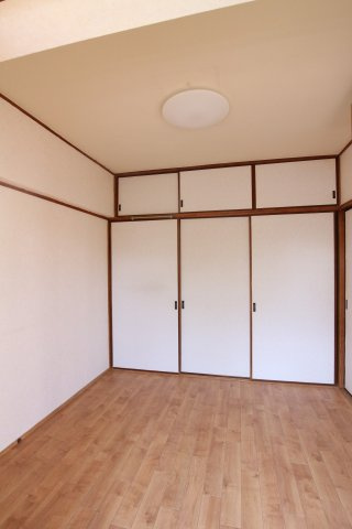 多聞台ビル2号棟の子供部屋