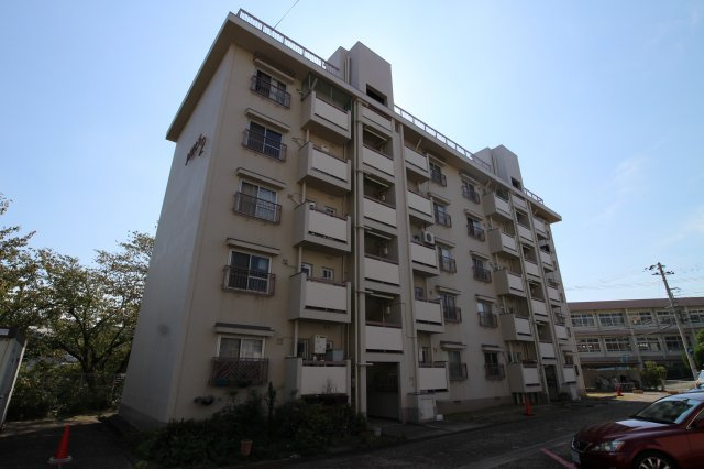 多聞台ビル2号棟の外観