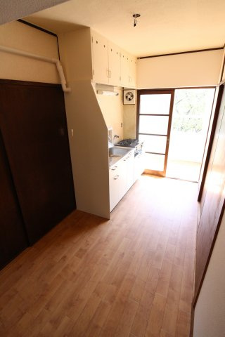 多聞台ビル2号棟の居間・リビング