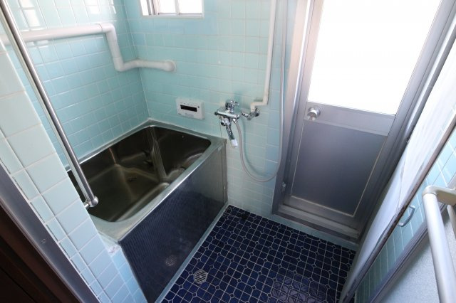 多聞台ビル2号棟の浴室