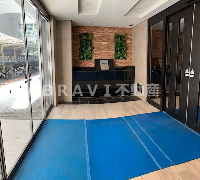 プレサンス大手前ピリオド　BRAVI不動産のエントランス|【プレサンス大手前ピリオド】建物の内部です