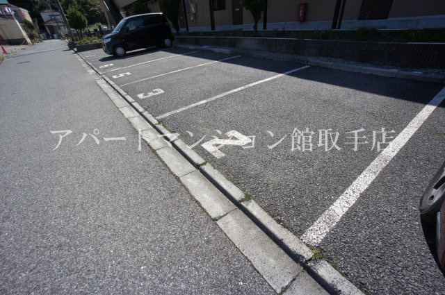 グランデ・リオの駐車場