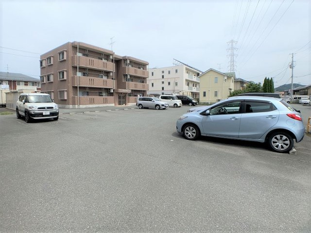 Central　Village　Ⅰの駐車場