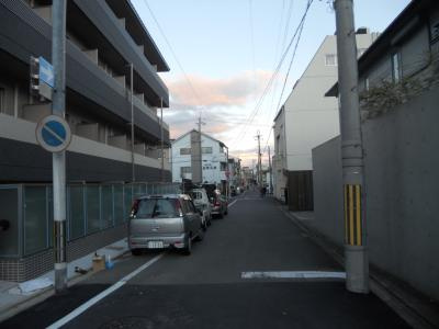 サクシード西院の周辺|前面道路