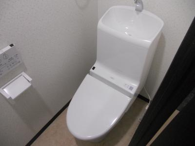 サクシード西院のトイレ|温水洗浄便座