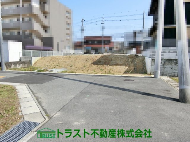 明石市大久保町福田１丁目３区画　1号地の前面道路含む現地写真