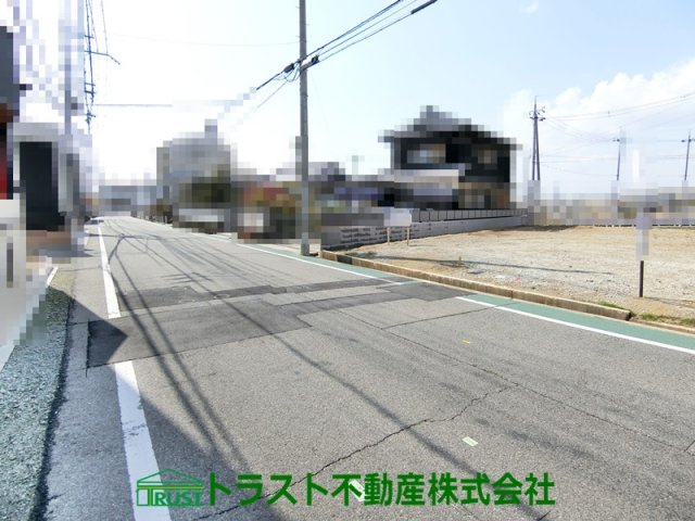 明石市大久保町福田１丁目３区画　２号地の前面道路含む現地写真