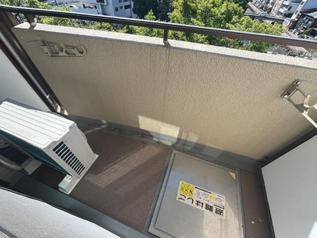 朝日プラザ三木町のバルコニー