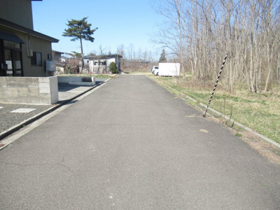 【前面道路含む現地写真】 | 能代市河戸川中谷地・売地