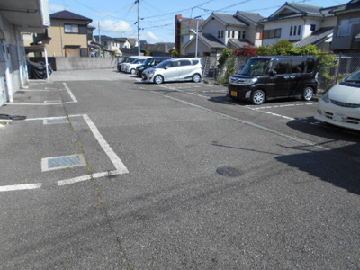 【駐車場】 | メゾンエイコー能登川II
