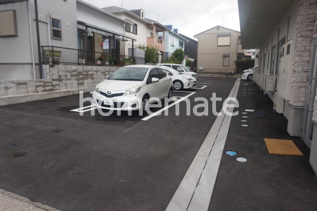 ヴィラヒルズ小山の駐車場